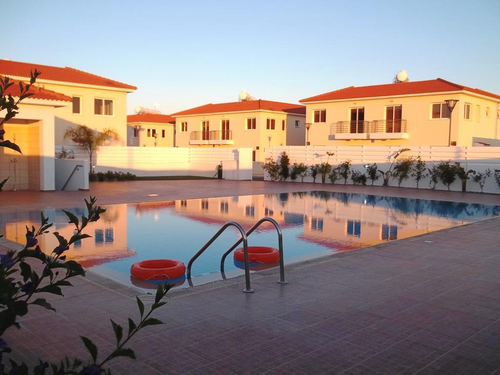 Mythical Sands Resort - Antonios Паралимни Екстериор снимка
